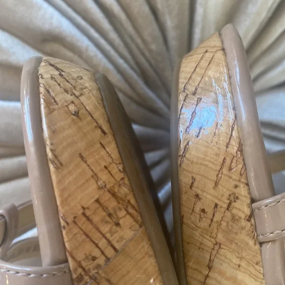 ๐ Jessica Simpson platform gorgeous Beige sandals 8 Never used ๐ - Picture 7 of 10